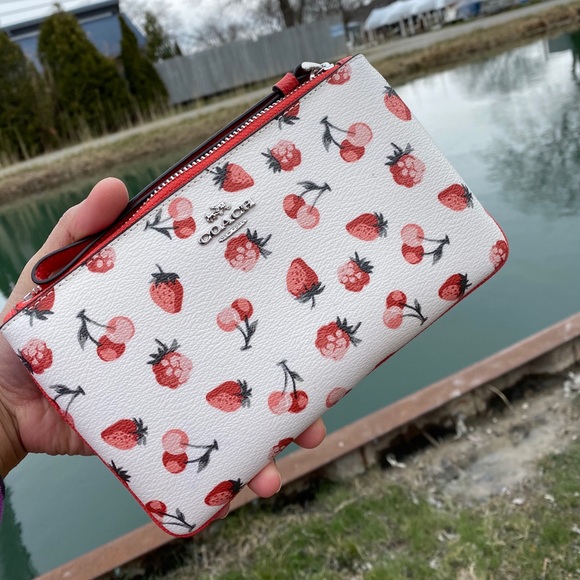 Coach Handbags - ✅TODAY ONLY ✅COACH WRISTLET
